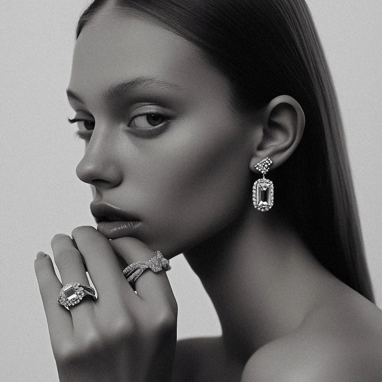 Elegant_Monochrome_Portrait